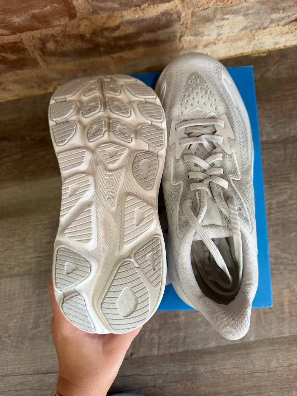 NWT Women's Hoka Clifton *Wide